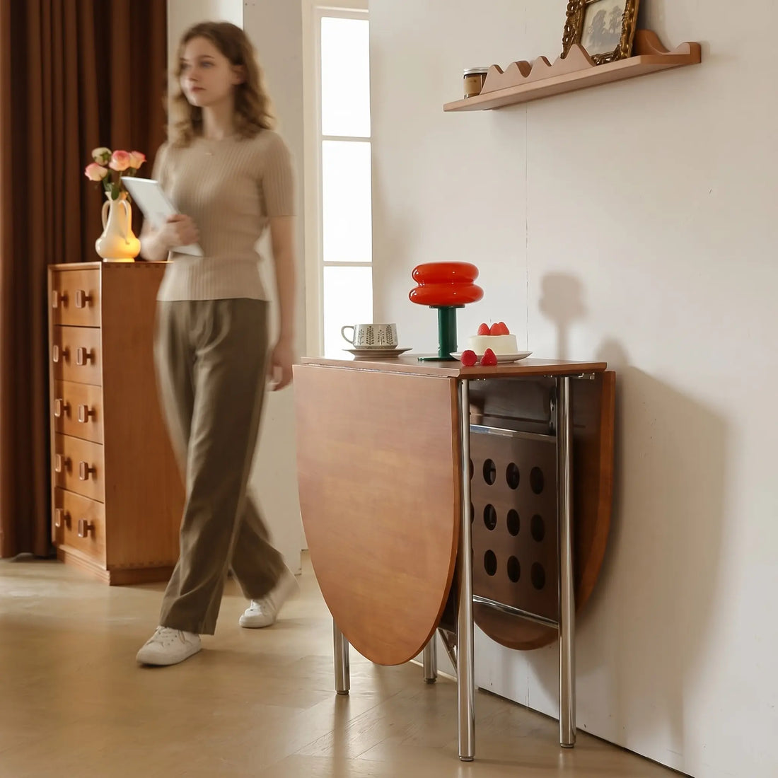 Expandable Dining Surface