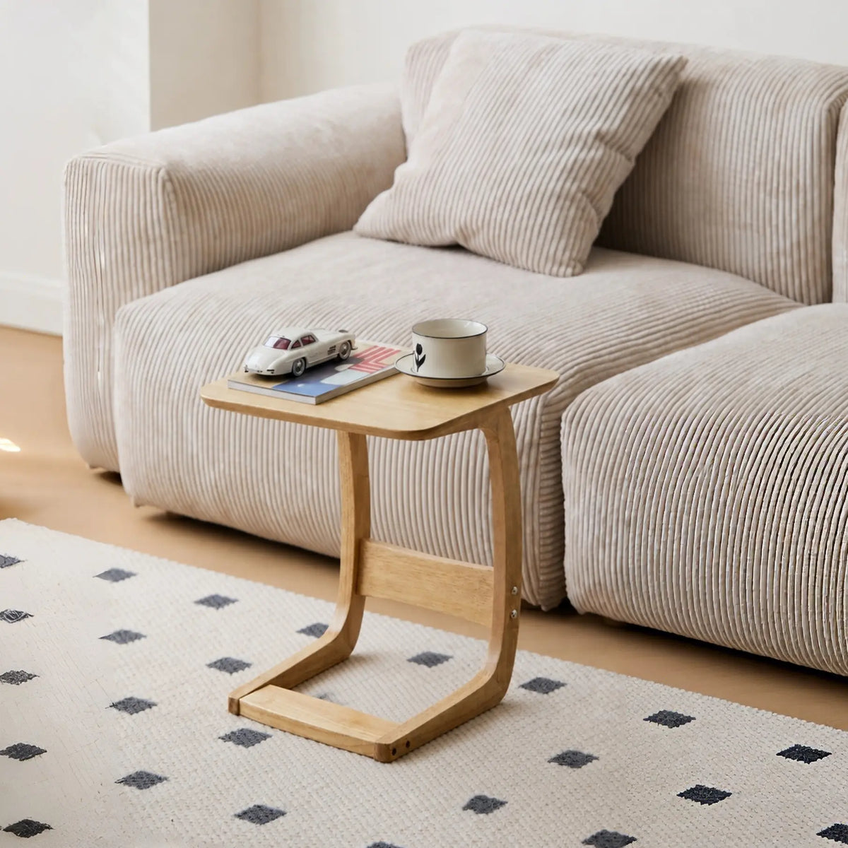 Nilo Solid Wood C-Shaped Side Table