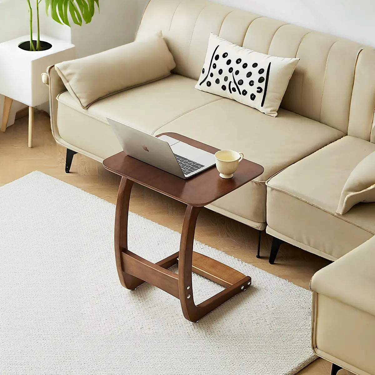 Nilo Solid Wood C-Shaped Side Table