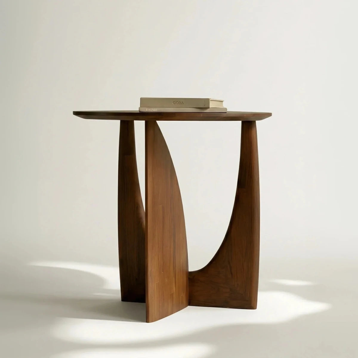 Aven Sculptural Side Table - Esspur