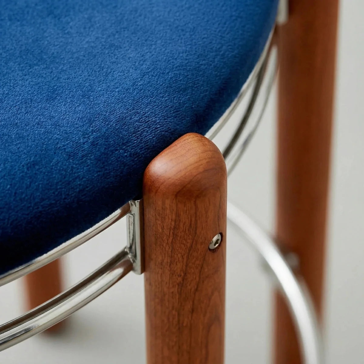 Finn Wood Bar Stool - Esspur